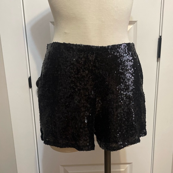 Sequin clubby shorts - Picture 2 of 10